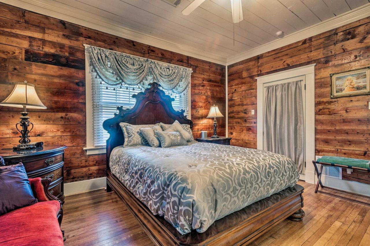Spacious And Updated 1920s Hsnp Craftsmen
