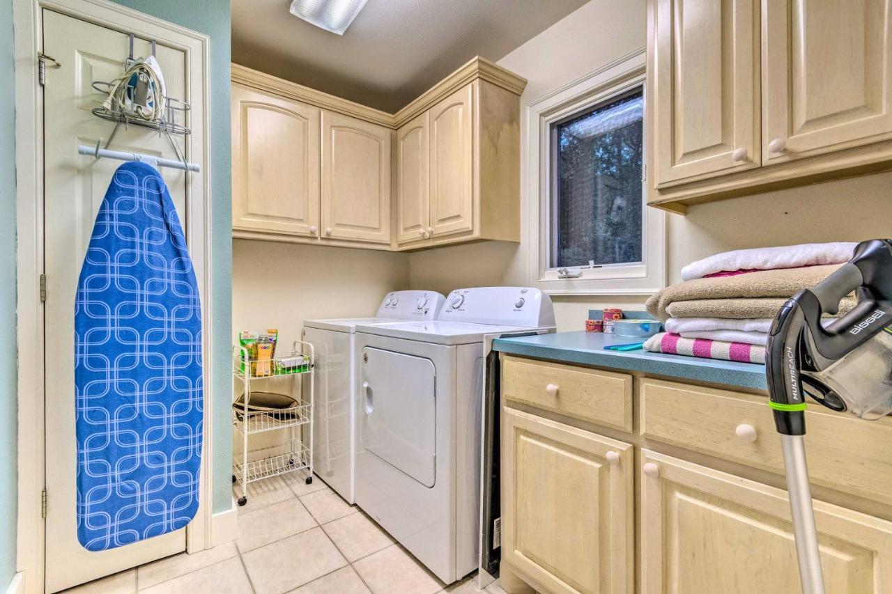 Hamilton Home, 5 Min To Oaklawn Race Track! Holiday home