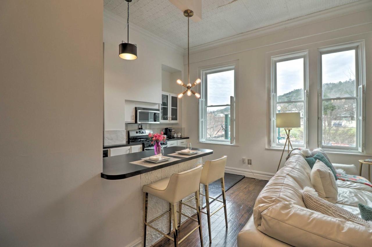 Apartamento Spacious Downtown - 1 Block To Bathhouse Row