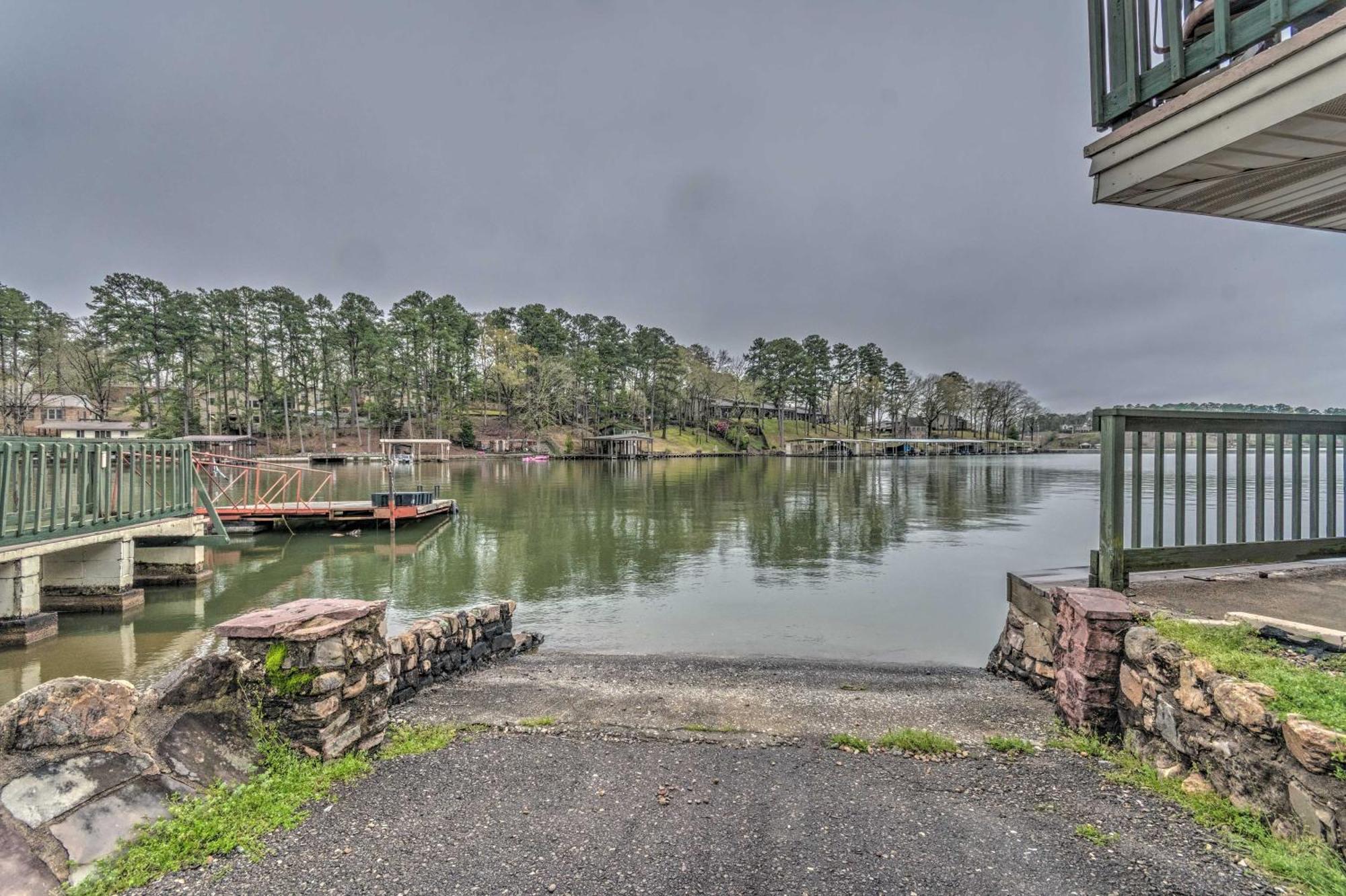 Apartment Lake Hamilton Couples Retreat Boat Dock And Ramp! *