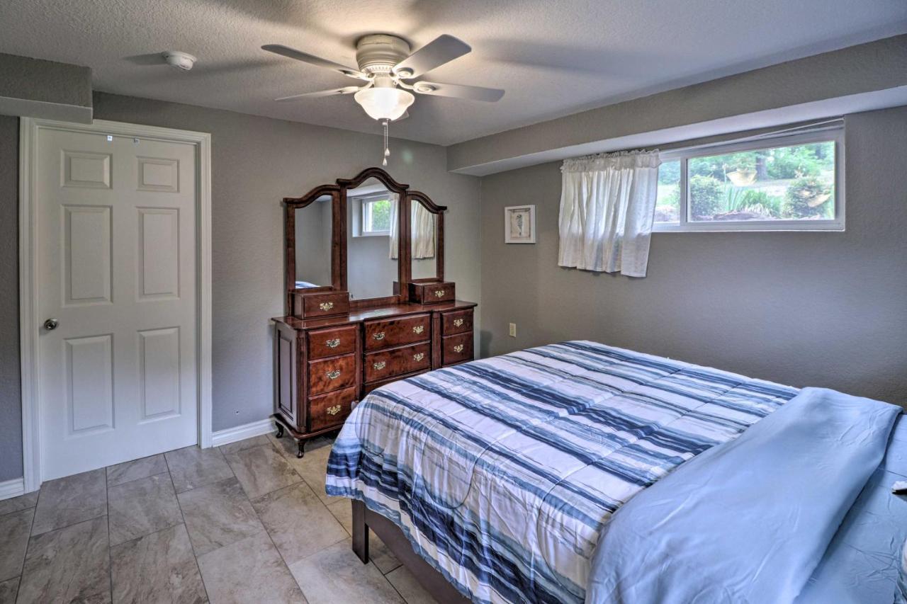 Holiday home Escape With Dock, 7 Mi To National Park!