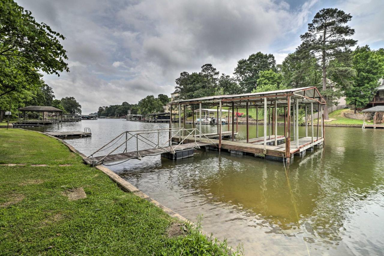 Escape With Dock, 7 Mi To National Park! Holiday home