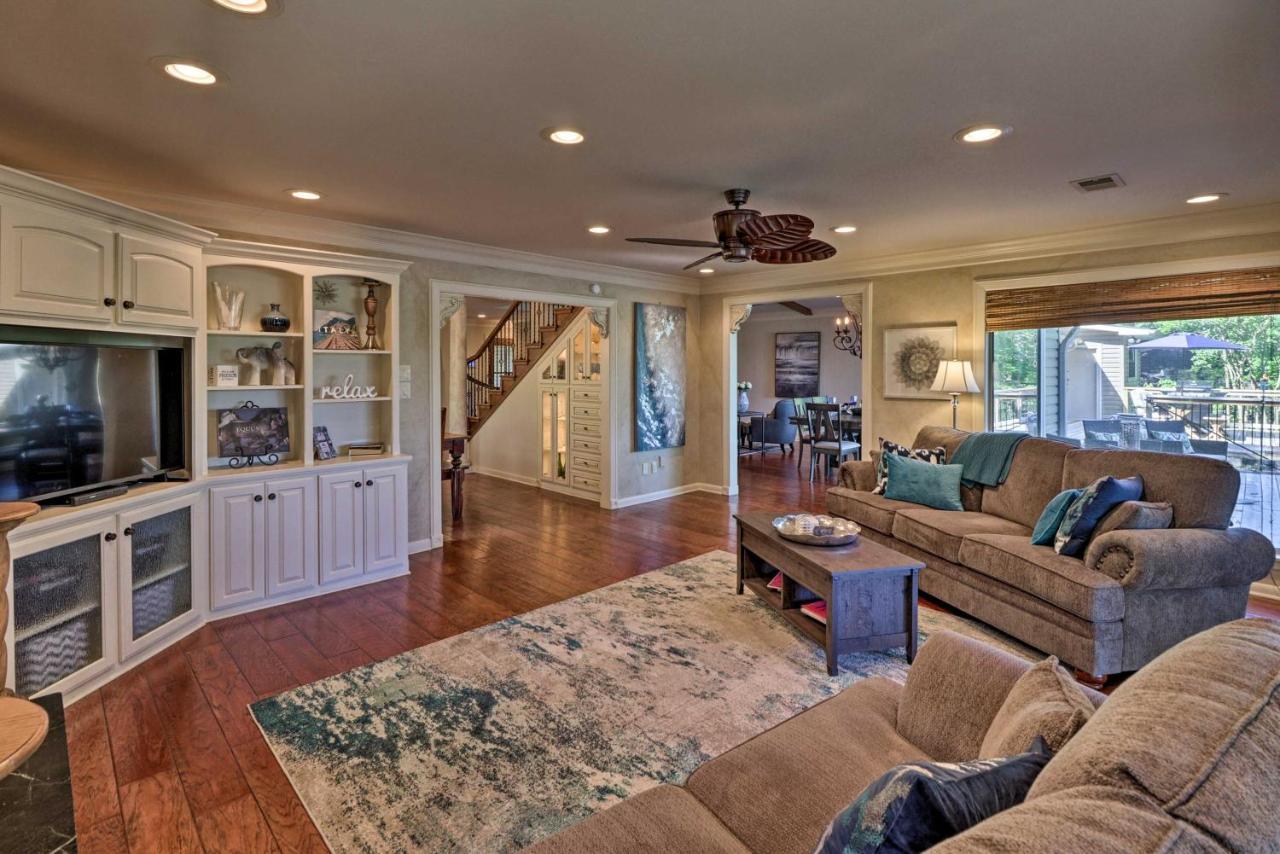 Luxury Oasis On With Private Dock! *