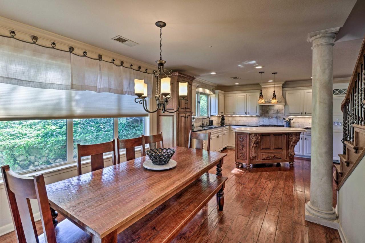 Luxury Oasis On With Private Dock! Hot Springs