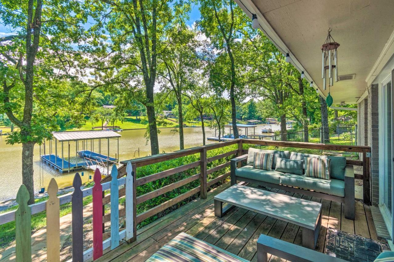 Lakefront With Updated Deck And Dock! Holiday home