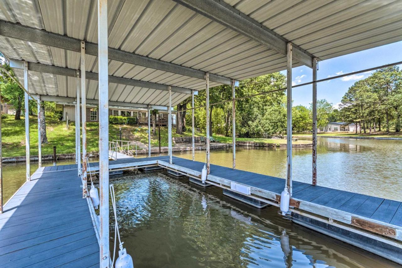Holiday home Lakefront With Updated Deck And Dock!