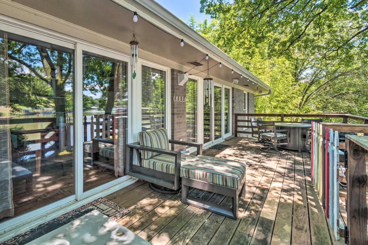 Lakefront With Updated Deck And Dock! *