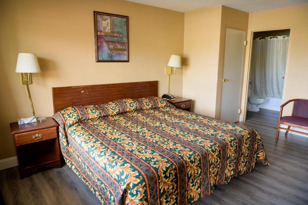 Kings Motel 2*