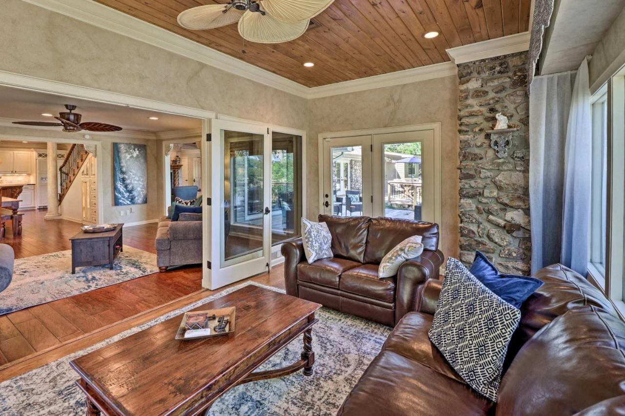 Holiday home Luxury Oasis On With Private Dock! Hot Springs