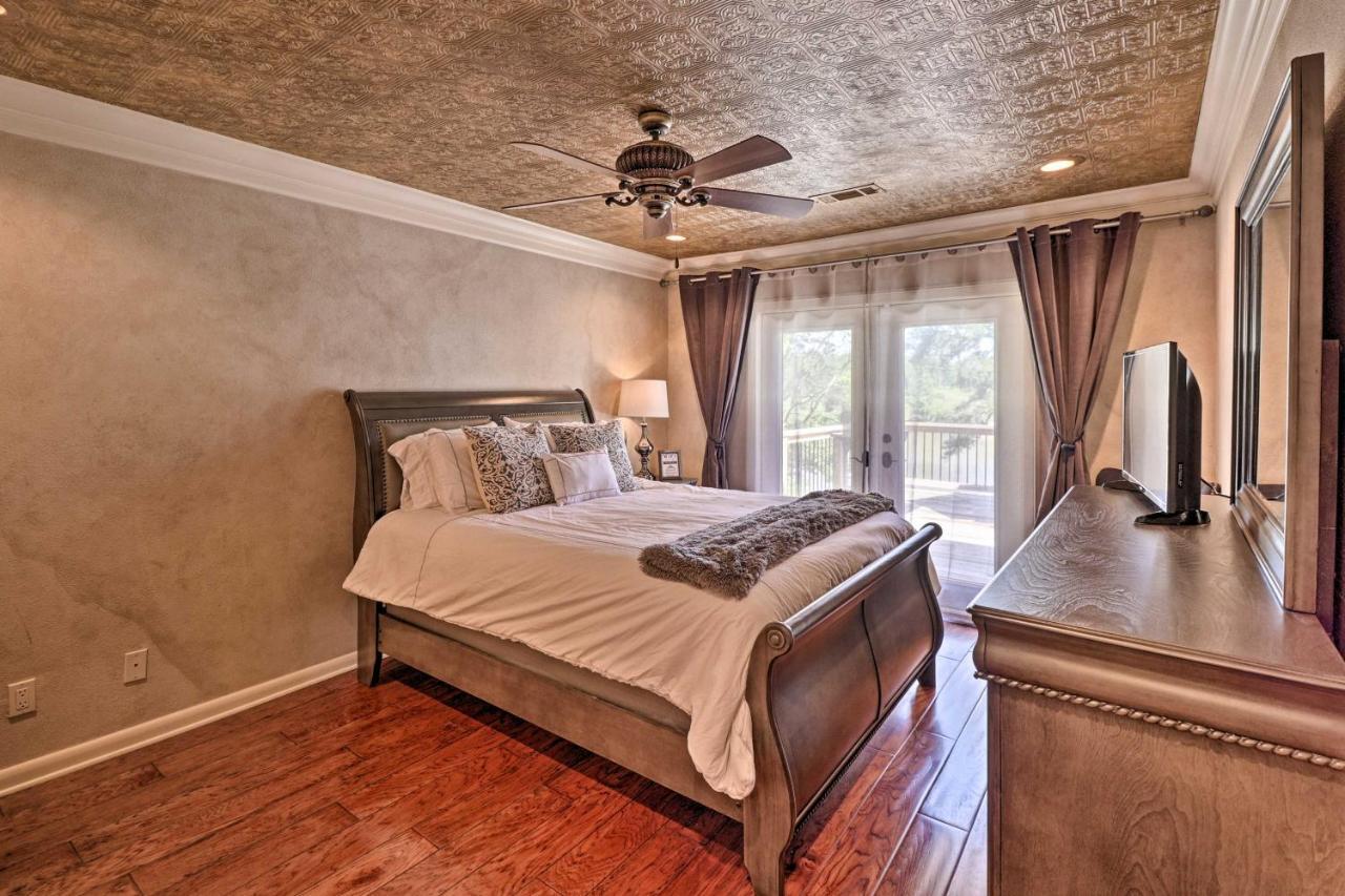 Luxury Oasis On With Private Dock! *